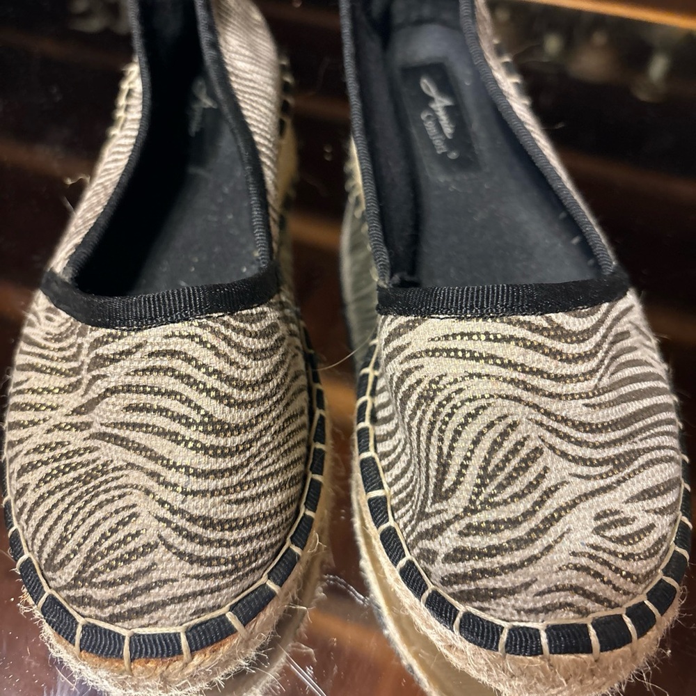 Ladies size 6 espadrille shoes